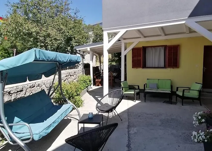 ゲストハウス Andreja ツリクヴェニツァ